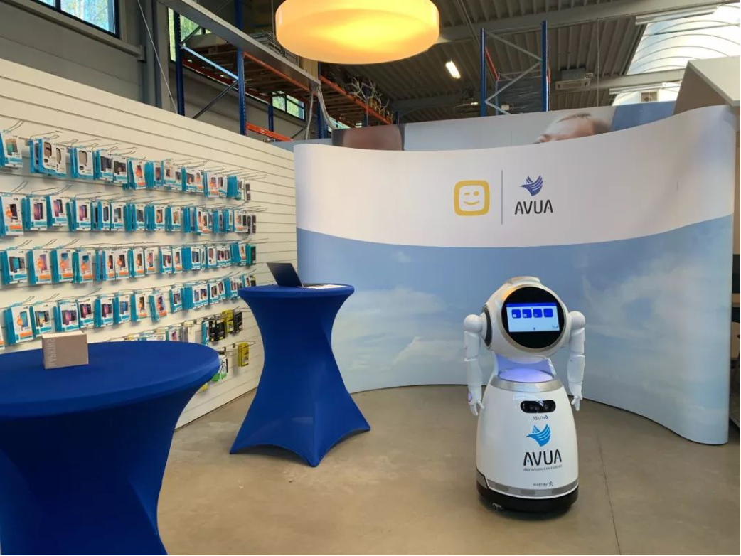 Cruzr Robot Initiates a New Retail Experience in Belgium